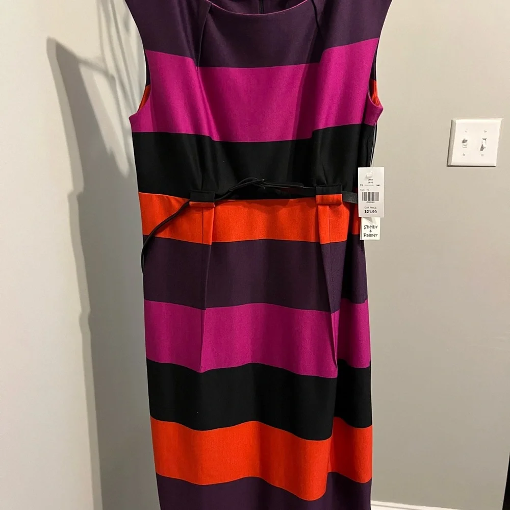 Color Block - Picture 3 of 3